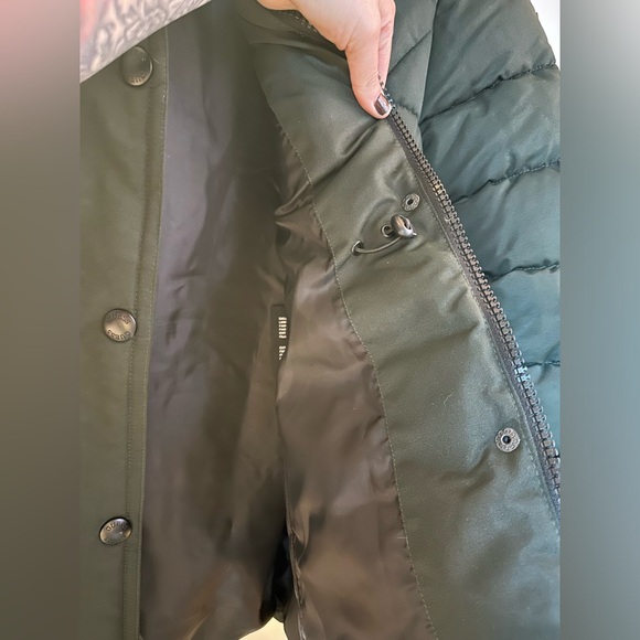🌲💚NWOT Guess Women’s Winter Parka Coat Dark Olive Green, Black Faux Fur Hood🌲💚 - Picture 15 of 16